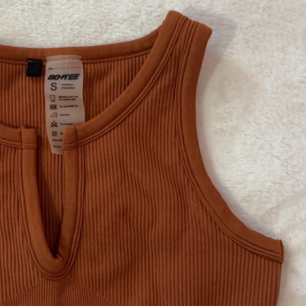 NWOT Oh Polly Ribbed Crop Top - Picture 3 of 9